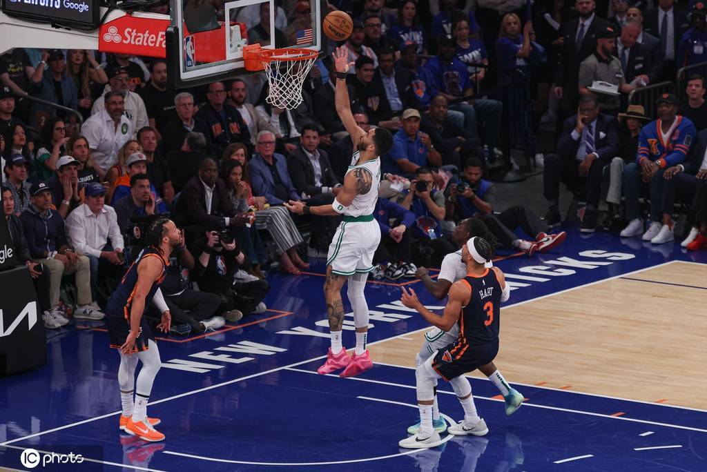 布伦森39分塔图姆42+8伤退 尼克斯胜绿军3-1夺赛点